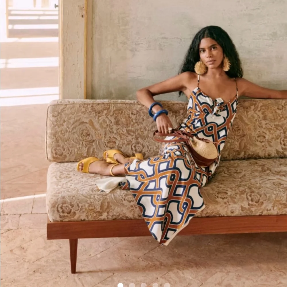Sezane Editions …Prom Glam!
70s Glam Lois dress, Geometric Maxi
Size 34🪩 - Picture 2 of 16